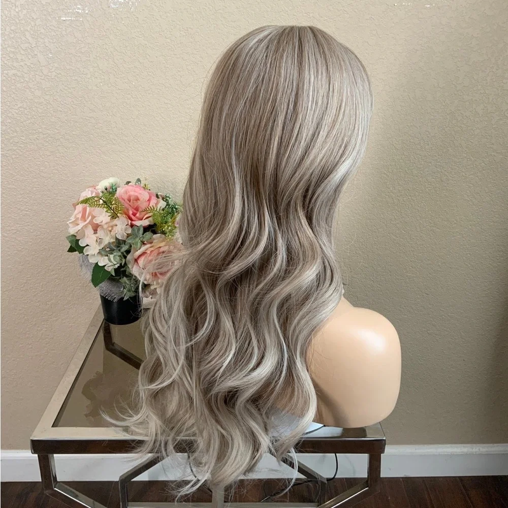 Wig - Picture 3 of 5
